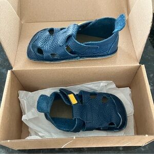 Tikki Nido Leather barefoot kids sandal navy size 20